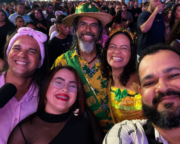 Casal Siamês encanta no São João de Maceió com talento, sintonia e amor pelo forró raiz